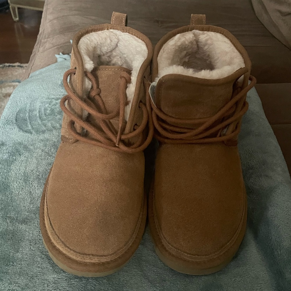 Chestnut women Ugg chukka boots size 12 in good condition